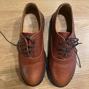 Dr Martens Bennett brown Oxford- Women’s size 6